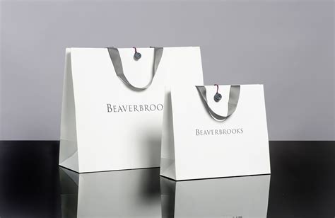 luxury paper bag retail packaging.